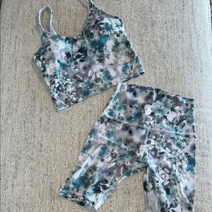 Lululemon Sports Bra and Leggings Set